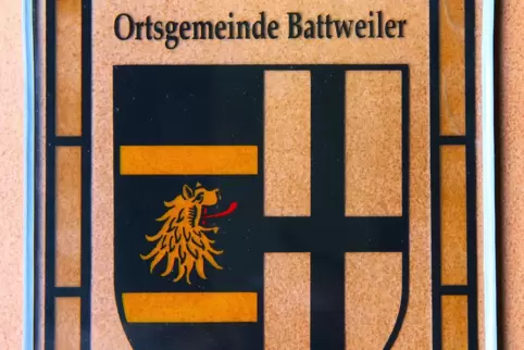 Als Zeichen, dass in Battweiler alle an einem Strang ziehen, hat die SPD trotz absoluter Mehrheit im Gemeinderat der FDP den Pos