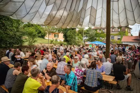 Wie gewohnt wird das zweitägige Käshofer Dorffest unter dem Fallschirm gefeiert.