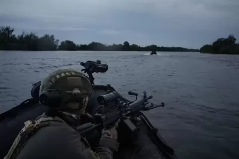 Ukrainische Soldaten auf dem Dnipro