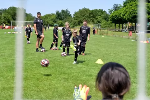 Unter Beschuss: Feriencamp bei TSV Lingenfeld.