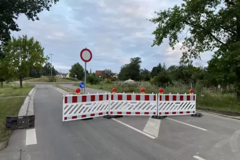 Seit Juli nutzen Autofahrer immer wieder umliegende Wirtschaftswege, um der weiträumigen Umleitung zu entgehen. 