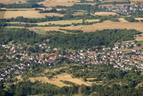 Altenkirchen aus der Luft. Im Untergrund finden sich alte Bergwerksstollen. Die sorgen nun für Ärger.