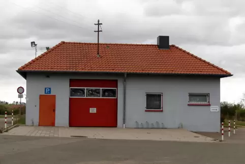 Hat bald ausgedient: das Feuerwehrgerätehaus in Steinbach.