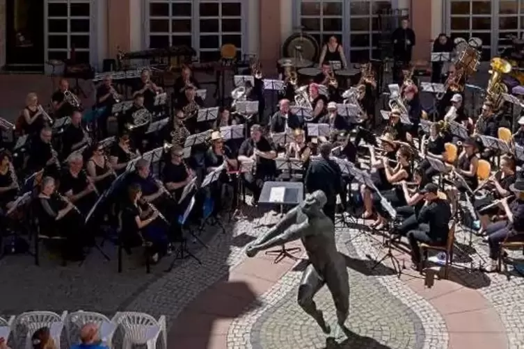 Der internationale Sommerkurs des Landesmusikverbands Rheinland-Pfalz findet auch in diesem Jahr wieder seinen Abschluss im Inne