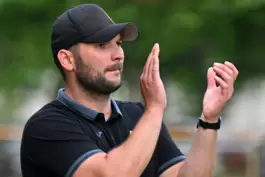 VfB-Coach Dennis Kindler freut sich über rege Trainingsbeteiligung.