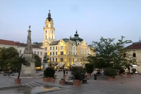 Pécs liegt im Süden Ungarns, nahe der kroatischen Grenze. Die Stadt hat rund 140.000 Einwohner. 