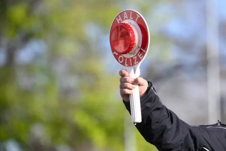 Der Mann leistete bei der Polizeikontrolle Widerstand. 