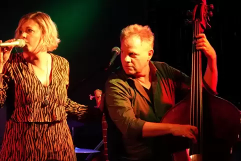 Tina Skolik und Martin Müller stehen als „Martina Extra 3“ und außerdem in der Band „From Da Soul“ auf den Musikbühnen des Lande