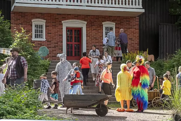 Beim Kinderstück „Dr. Dolittle“ herrscht bald wieder buntes Treiben auf der Freilichtbühne. 