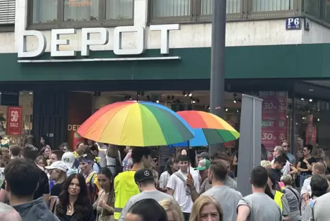 Regenbogen-Farben als Symbol für Vielfalt: Am 13. Juli war es bunt in der Mannheimer Innenstadt.