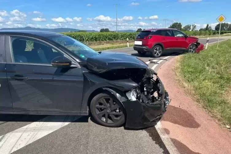 Bei dem Unfall entstand auch hoher Sachschaden. 