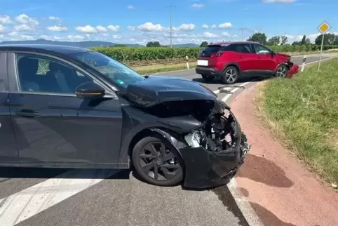 Bei dem Unfall entstand auch hoher Sachschaden. 