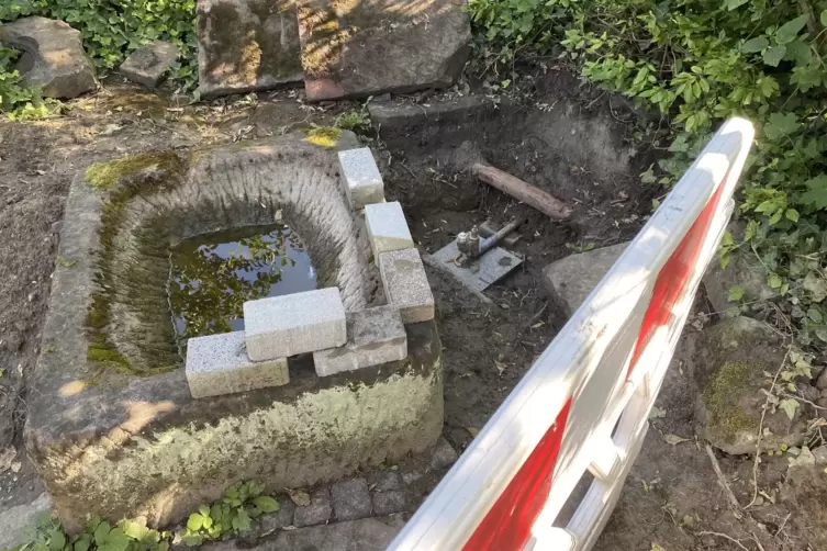 Baustelle: Wasserspender abgesperrt. 