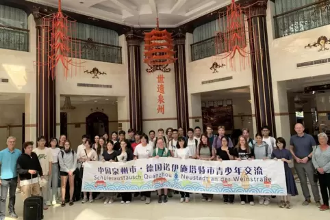 Wurden in Quanzhou herzlich empfangen: Schülerinnen und Schüler des Kurfürst-Ruprecht- und des Leibniz-Gymnasiums mit Lehrkräfte