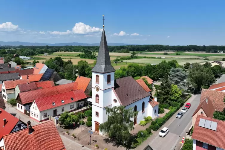 War vor einer Woche von oben zu sehen: die Kirche in Hanhofen.