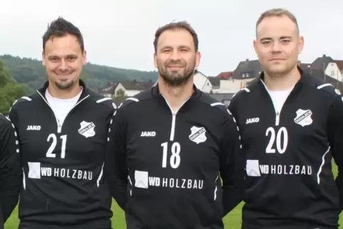 Früher Eppenbrunn, jetzt FC Rodalben: Christoph Weller (Mitte).