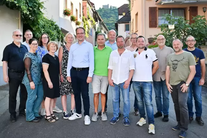 Der Ortsbeirat in Hambach: (erste Reihe von links) Kurt Werner, Claudia Dorka, Gerda Bolz, Pascal Bender, Jürgen Grün, Stefan Hu