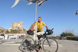 Ziemlich verstaubt hat Christian Englert das Ziel in Tarifa erreicht.