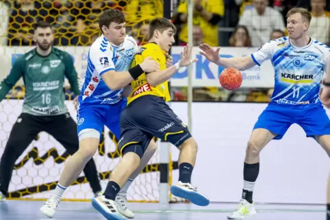 Greift jetzt bei den Eulen nach dem Ball: Magnus Grupe, hier im gelben Trikot der Rhein-Neckar Löwen. 