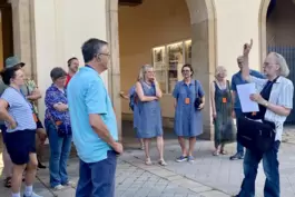 Belesener Geschichtenerzähler: Werner Schäfer bei einer historischen Stadtführung Mitte Juli. 