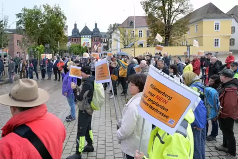 Oktober 2023: Kundgebung der BI David am Domplatz.