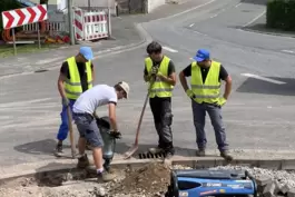 Glasfaser-Bautrupp am Donnerstagnachmittag in Lautenbach an der saar-pfälzischen Grenze. Diese Arbeiter kommen nach eigenen Anga