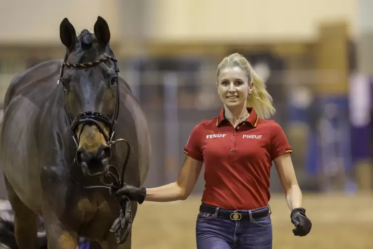 Nicht nur Sportpartnerinen und Champions, auch beste Freundinnen: Jessica von Bredow-Werndl und Dalera. 