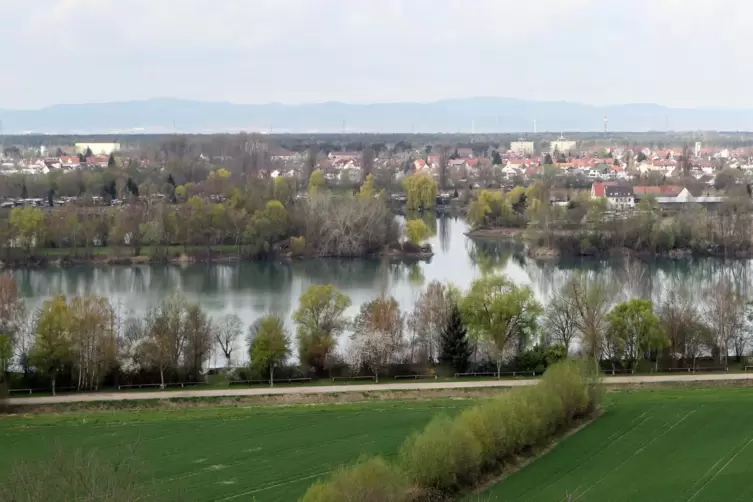 Feld statt See: Für den Bereich im Vordergrund war ein neues Gewässer geplant.