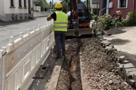 Glasfaserarbeiten am Donnerstag in Lautenbach (Landkreis Neunkirchen), direkt an der Grenze zum Kreis Kusel.