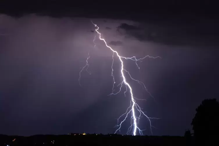 In der Region sind teils starke Gewitter möglich. 