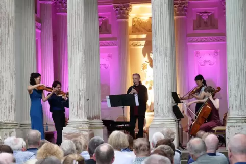 Sternstunde im Minerva-Tempel des Schwetzinger Schlossgartens: Klarinettist Nikolaus Friedrich findet im Nerida Quartett ein kon