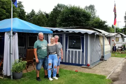 Die Dauercamper Stefan und Andrea Schuh sind mit ihrer Tochter Emely regelmäßig in Wolfstein und Umgebung unterwegs. 