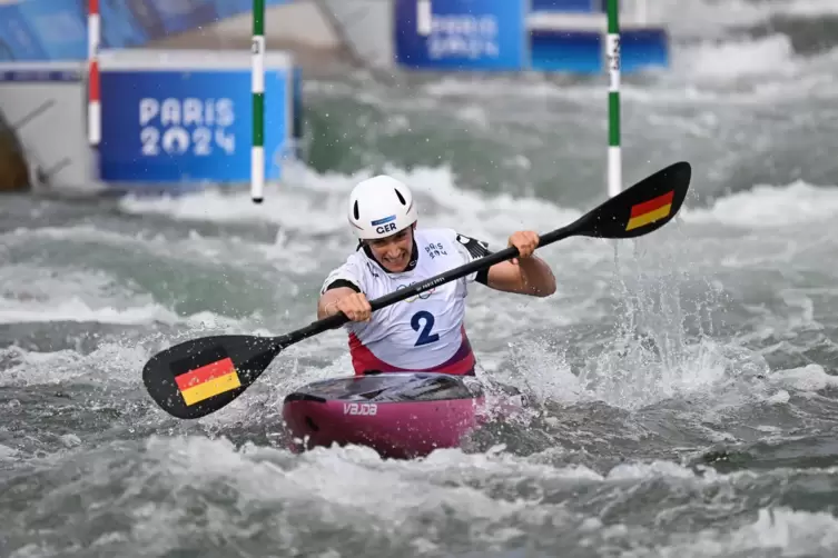 Ricarda Funk im Ziel. Erst da merkt die Slalom-Kanutin, dass sie 50 Strafsekunden aufgebrummt bekommen hat. Die Hoffnung auf ein