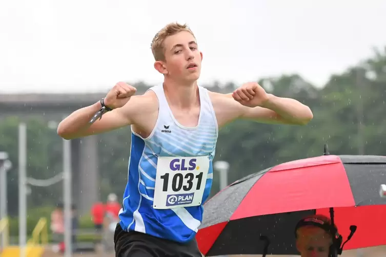 Anton Seitz gelang im Regen in Koblenz mit dem Gewinn der Silbermedaille im Hochsprung sein bisher größter Erfolg. 