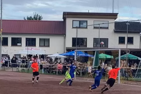 Mit einem 2:0-Sieg im „kleinen Finale“ gegen Rockenhausen/Dörnbach sicherte sich die SG Münsterappel den dritten Platz. In unser