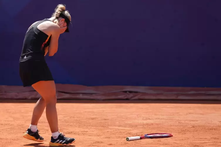 Emotional feiert Angelique Kerber ihren Zweitrundensieg beim olympischen Tennisturnier. Das Publikum feiert mit.