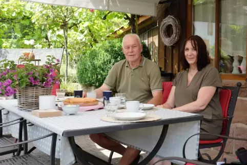 Walter und Christine Drees haben viel Arbeit in ihren Garten gesteckt – doch das tun sie gerne, wie sie erzählen. Die RHEINPFALZ