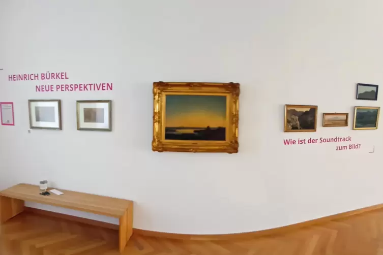 Die Mitmachaktion ist in die Ausstellung „Fragment. Landschaften im 21. Jahrhundert mit von Monika Kropshofer“ integriert. Dort 