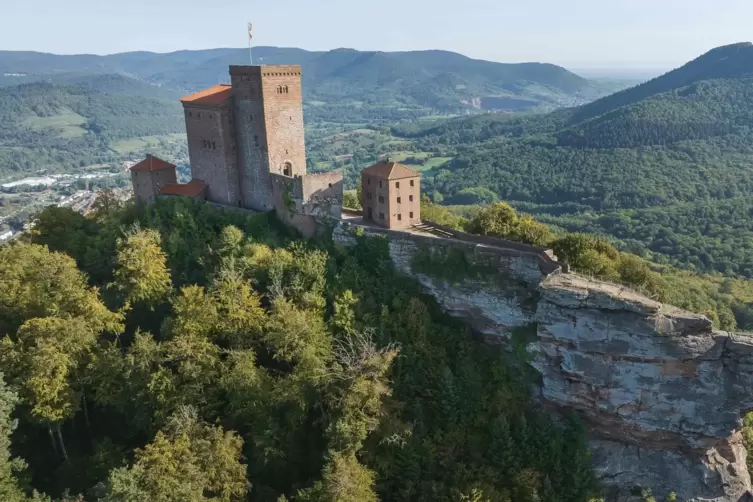 Vor 850 Jahren besuchte der Stauferherrscher Friedrich I. die Reichsburg Trifels. 