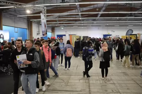 Ein Besuchermagnet: Die Berufsinformationsbörse in der Messehalle. 