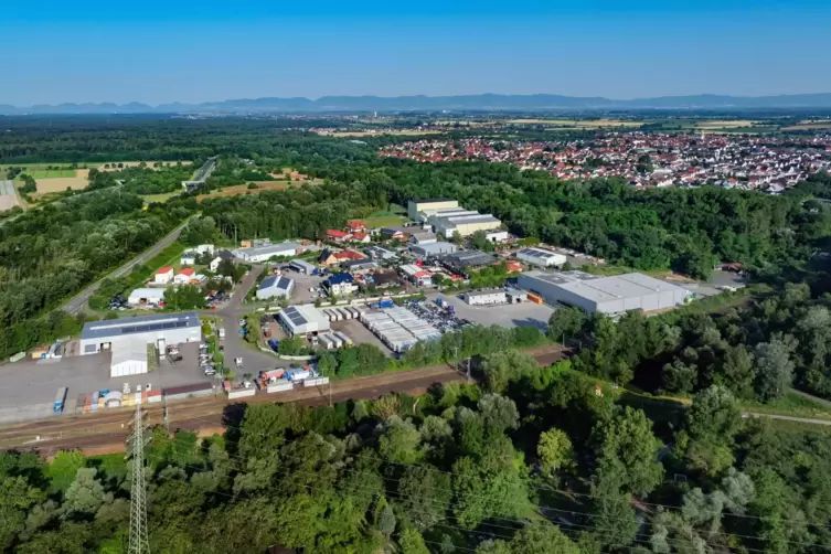 Gewerbegebiet Lachenäcker in Lingenfeld: Dominiert wird es vom Gelände der Spedition Wetzel.