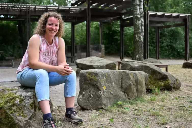 Den Grillplatz am Hämmerlesberg würde sie gerne „aufhübschen“: Ortsbürgermeisterin Silke Hoos.