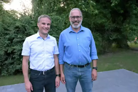 Neu im Amt: Ortsbürgermeister Tom Heinemann (links) und Beigeordneter Marco Velten (rechts). Der erste Beigeordnete, Frank Dzems