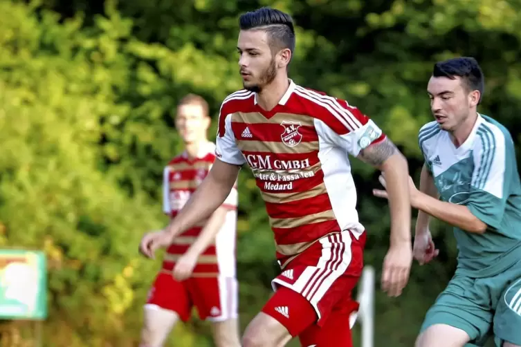 Ist jetzt Trainer beim SV Medard: Artur Marger. Er coacht das Team zusammen mit Rui Clemente Rodrigues. 