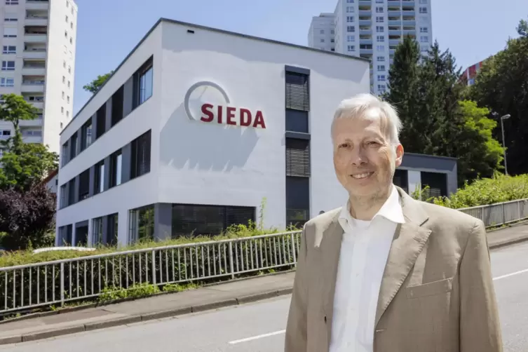 1993 gründete Enno Tolzmann zusammen mit zwei Studienkollegen das Start-Up Sieda.