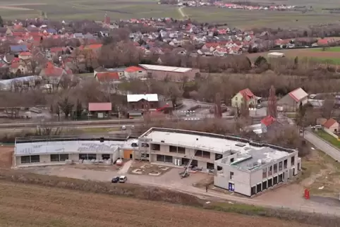 Die Gebäudeform des Hospizbaus in Eppelsheim ist einem Mantel nachempfunden. Hier sollen ab November zwölf Menschen aufgenommen 