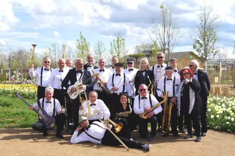 Die TC-Bigband spielt in Fußgönheim. 