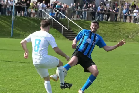 „Alle in Blau“ lautet das Motto beim Heimauftakt des SV Hinterweidenthal.