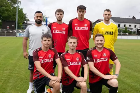 Die Neuen des TSC Zweibrücken (vorne von links): Lucas Schmidt, Dennis Brödel und Florian Steinhauer. Hinten von links: Özal Aca