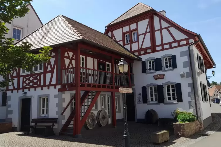 Liebevoll renoviert: die alte Dorfmühle in Großkarlbach, die ein Mühlenmuseum beherbergt. 